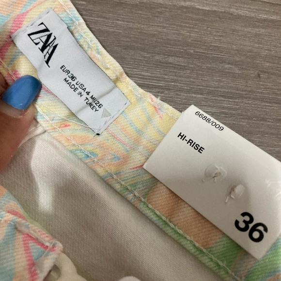 NWT Zara printed yellow, Blue and Pink Printed tie dye shorts  (4) festival - Picture 4 of 8